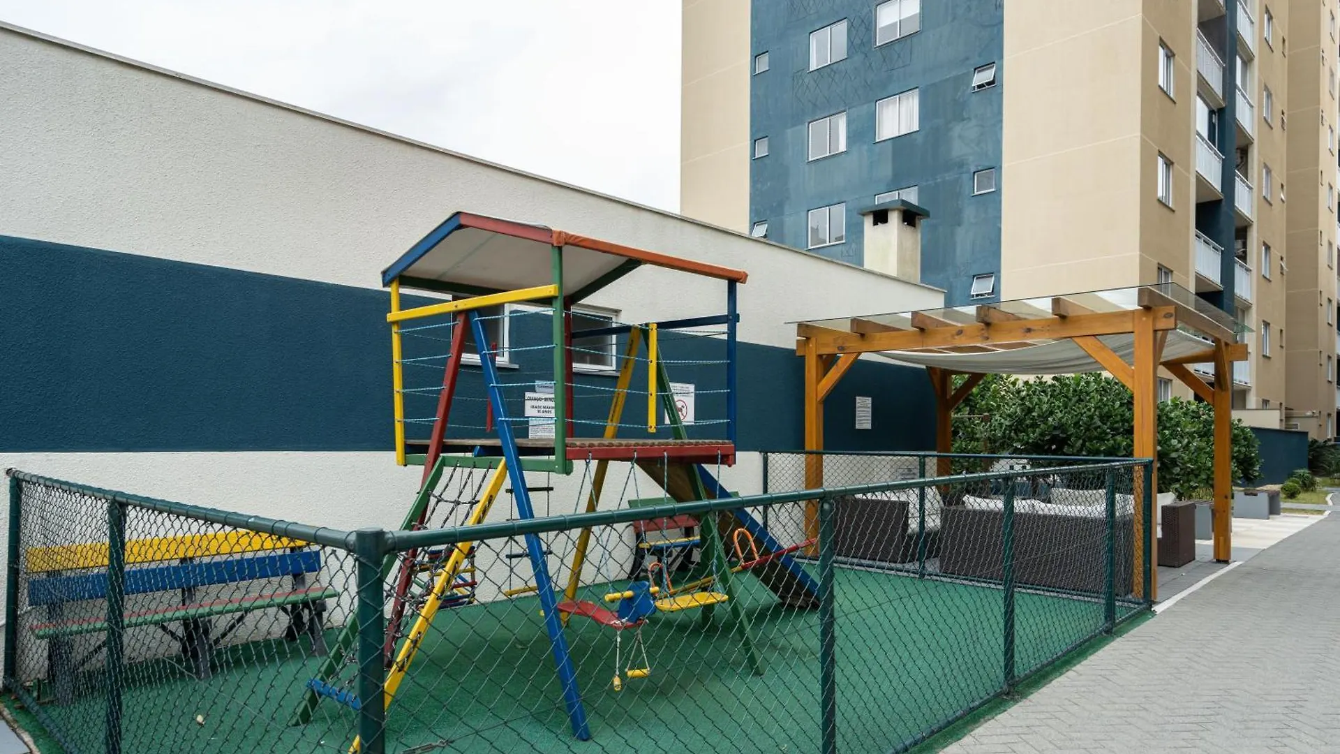 Apartament Apto Bal Picarras 150M Praia Com Pisicna, Sacada Com Churrasqueira Privativa, Ar Condicionado Wi Fi, Portaria 24H, Playground Infantil, Quadra De Esportes Vaga Privativa De Garagem Brazylia