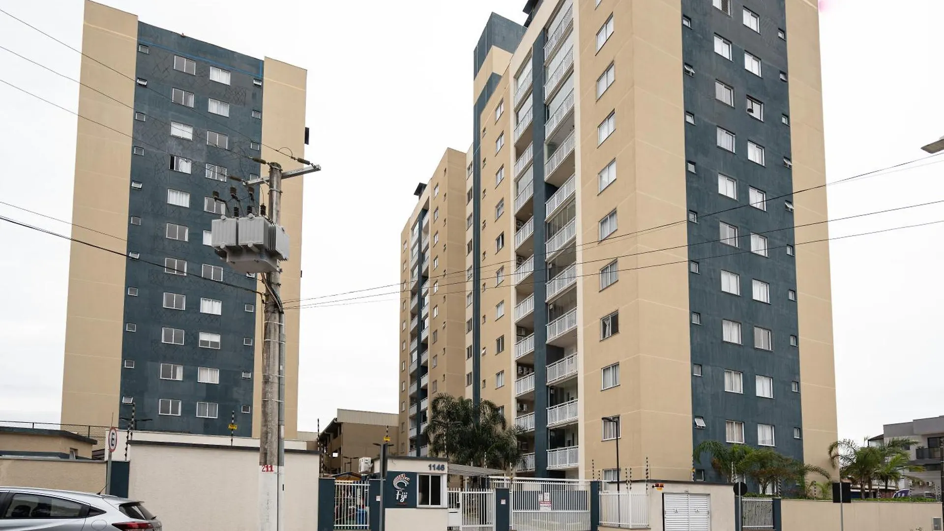 Apto Bal Picarras 150M Praia Com Pisicna, Sacada Com Churrasqueira Privativa, Ar Condicionado Wi Fi, Portaria 24H, Playground Infantil, Quadra De Esportes Vaga Privativa De Garagem Apartament
