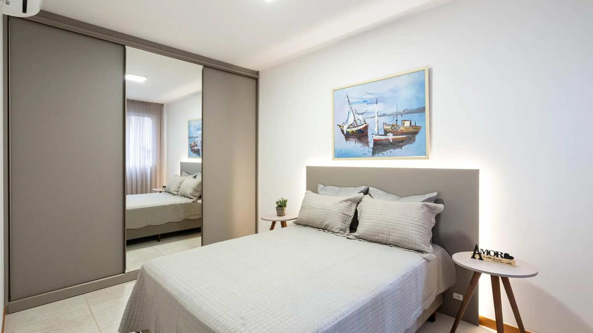 Apto Bal Picarras 150M Praia Com Pisicna, Sacada Com Churrasqueira Privativa, Ar Condicionado Wi Fi, Portaria 24H, Playground Infantil, Quadra De Esportes Vaga Privativa De Garagem 0*,
