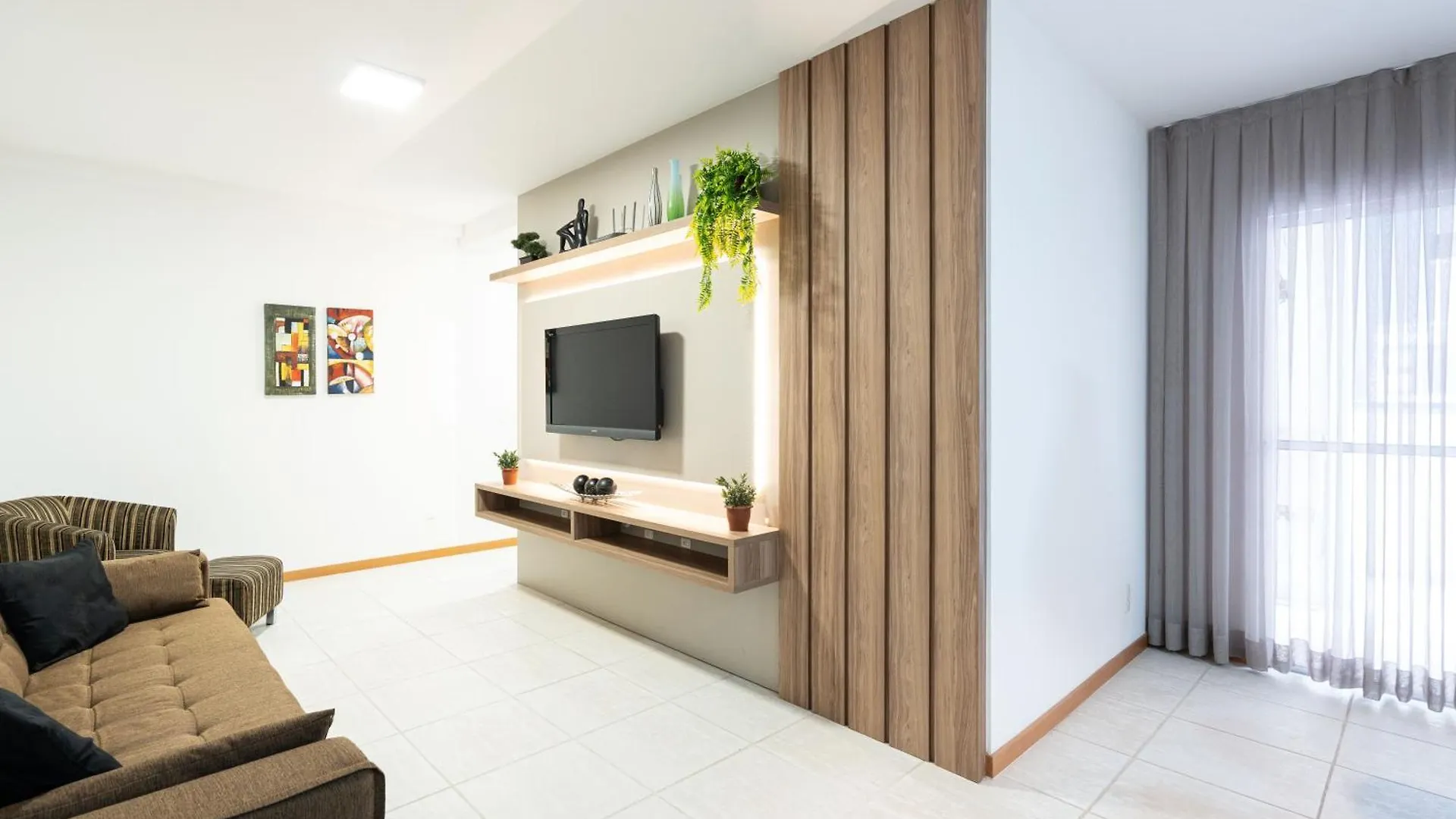 Apto Bal Picarras 150M Praia Com Pisicna, Sacada Com Churrasqueira Privativa, Ar Condicionado Wi Fi, Portaria 24H, Playground Infantil, Quadra De Esportes Vaga Privativa De Garagem Apartment